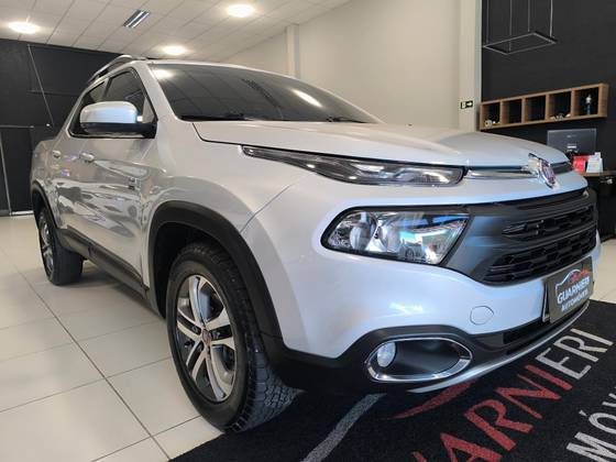 FIAT TORO 2.0 16V TURBO DIESEL FREEDOM 4WD AT9 FIAT TORO 2.0 16V TURBO DIESEL FREEDOM 4WD AT9